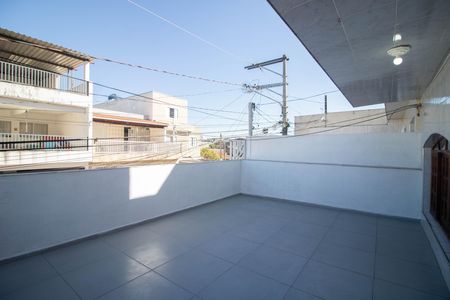 Casa para alugar com 200m², 4 quartos e 2 vagas Casa para alugar com 200m², 4 quartos e 2 vagasVARANDA DA SALA