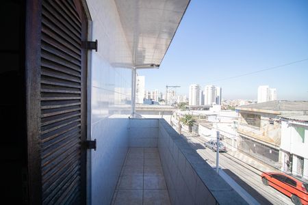 Casa para alugar com 200m², 4 quartos e 2 vagas Casa para alugar com 200m², 4 quartos e 2 vagasVARANDA DA SUÍTE