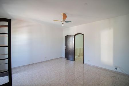 Casa para alugar com 200m², 4 quartos e 2 vagas Casa para alugar com 200m², 4 quartos e 2 vagasSUÍTE