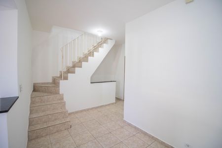 Casa para alugar com 200m², 4 quartos e 2 vagas Casa para alugar com 200m², 4 quartos e 2 vagasHALL