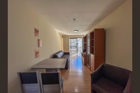 Apartamento à venda com 64m², 2 quartos e 1 vaga