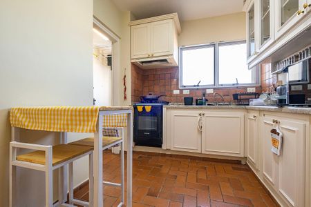 Apartamento para alugar com 94m², 3 quartos e 2 vagas Apartamento para alugar com 94m², 3 quartos e 2 vagasCozinha