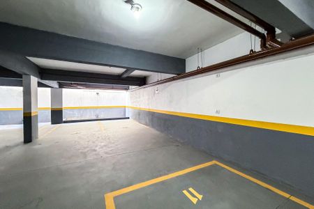 Garagem de apartamento à venda com 1 quarto, 98m² em Vila Libanesa, São Paulo