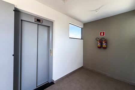 Hall de entrada de apartamento à venda com 1 quarto, 98m² em Vila Libanesa, São Paulo