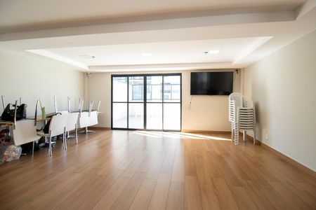 Apartamento para alugar com 33m², 1 quarto e sem vaga Apartamento para alugar com 33m², 1 quarto e sem vagaÁrea comum - Salão de festas