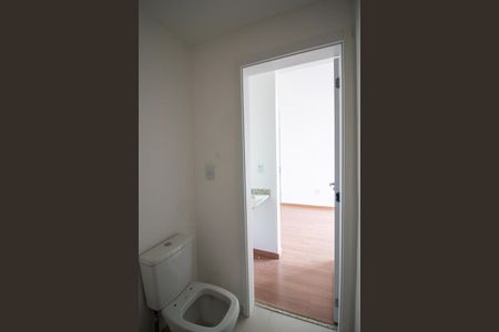 Banheiro de apartamento para alugar com 1 quarto, 48m² em Jardim Guaruja, Sorocaba
