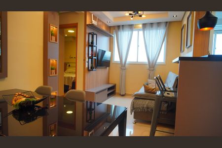 Sala  de apartamento para alugar com 2 quartos, 45m² em Humaitá, Porto Alegre