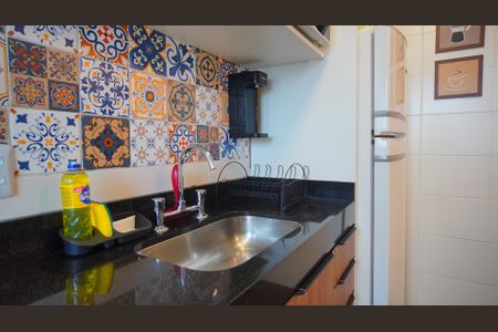 Cozinha - Torneira de apartamento para alugar com 2 quartos, 45m² em Humaitá, Porto Alegre
