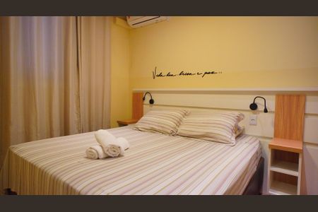 Quarto 1 de apartamento para alugar com 2 quartos, 45m² em Humaitá, Porto Alegre