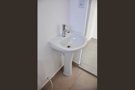 Detalhe - Banheiro Social de apartamento à venda com 1 quarto, 28m² em Vila Zat, São Paulo
