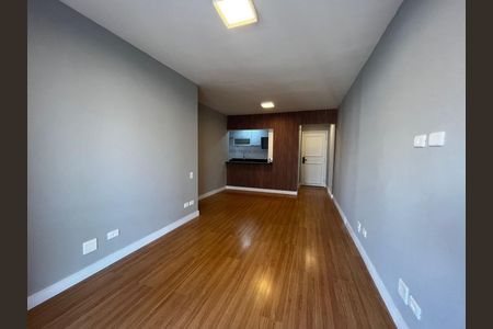 Apartamento à venda com 72m², 2 quartos e 2 vagasSala