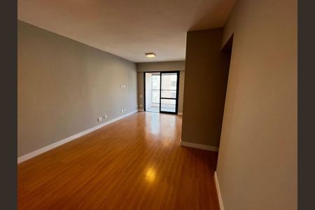 Apartamento à venda com 72m², 2 quartos e 2 vagasSala