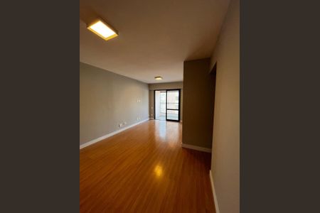 Apartamento à venda com 72m², 2 quartos e 2 vagasSala