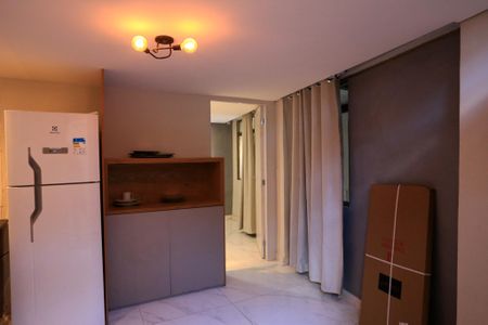 Sala/Cozinha de kitnet/studio para alugar com 1 quarto, 38m² em Mangabeiras, Belo Horizonte