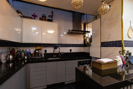Cozinha de apartamento à venda com 2 quartos, 72m² em Luz, São Paulo