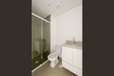 Banheiro de kitnet/studio para alugar com 1 quarto, 27m² em Vila Osasco, Osasco