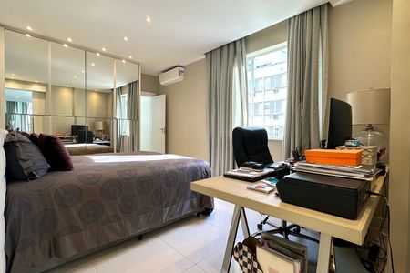 Apartamento à venda com 215m², 3 quartos e 1 vaga