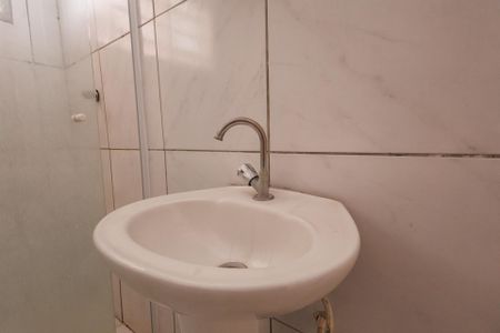 Banheiro de casa para alugar com 1 quarto, 35m² em Jardim Gurilândia, Taubaté