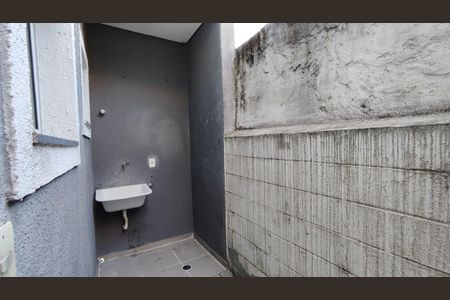 Casa para alugar com 75m², 2 quartos e 1 vagaÁrea de Serviço