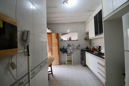 Casa de condomínio para alugar com 225m², 4 quartos e 2 vagasCozinha