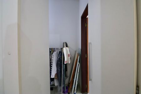 Casa de condomínio para alugar com 225m², 4 quartos e 2 vagasCloset
