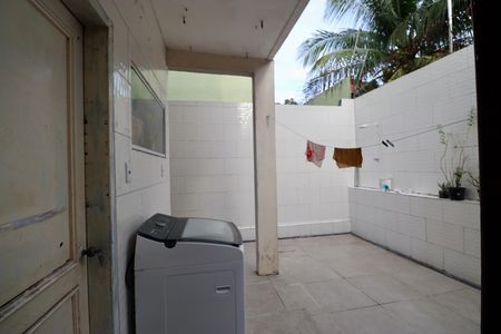 Casa de condomínio para alugar com 225m², 4 quartos e 2 vagasÁrea de Serviço
