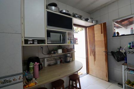 Casa de condomínio para alugar com 225m², 4 quartos e 2 vagasCozinha