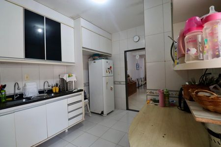 Casa de condomínio para alugar com 225m², 4 quartos e 2 vagasCozinha