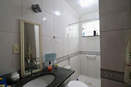Casa de condomínio para alugar com 225m², 4 quartos e 2 vagasBanheiro Social