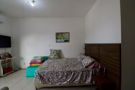 Casa de condomínio para alugar com 225m², 4 quartos e 2 vagasQuarto 2