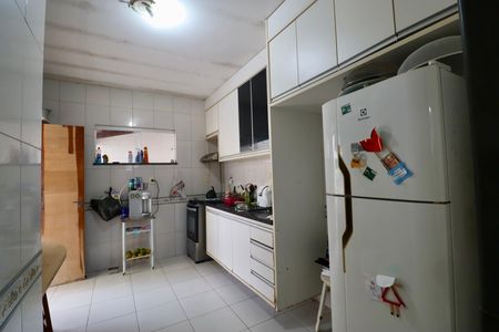 Casa de condomínio para alugar com 225m², 4 quartos e 2 vagasCozinha