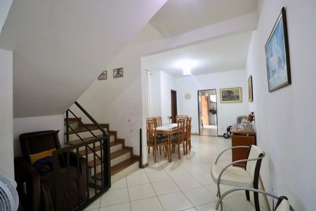 Sala de casa de condomínio para alugar com 4 quartos, 225m² em Jardim Placaford, Salvador