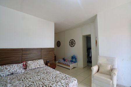 Casa de condomínio para alugar com 225m², 4 quartos e 2 vagasQuarto 2