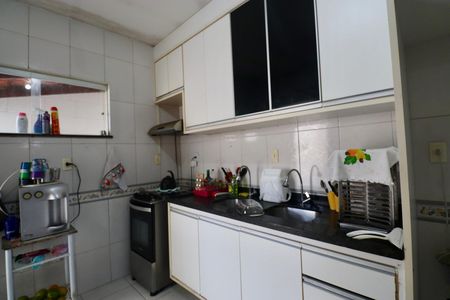 Casa de condomínio para alugar com 225m², 4 quartos e 2 vagasCozinha
