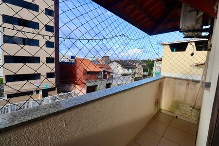 Varanda de casa de condomínio para alugar com 4 quartos, 225m² em Jardim Placaford, Salvador