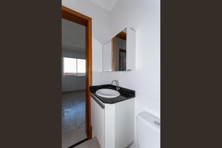 Banheiro Social de apartamento para alugar com 2 quartos, 50m² em Vila Nova Mazzei, São Paulo