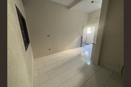 Casa para alugar com 40m², 1 quarto e 1 vaga Casa para alugar com 40m², 1 quarto e 1 vagaSala
