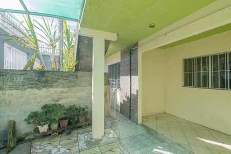Casa para alugar com 80m², 2 quartos e 1 vaga Casa para alugar com 80m², 2 quartos e 1 vagaVaranda