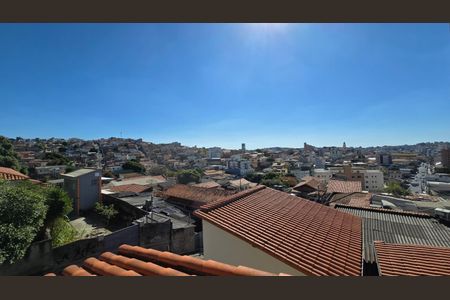 Vista de casa à venda com 3 quartos, 268m² em Concórdia, Belo Horizonte