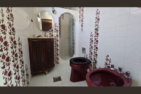 Banheiro de casa à venda com 3 quartos, 268m² em Concórdia, Belo Horizonte