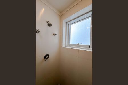 Apartamento à venda com 280m², 4 quartos e 5 vagas Apartamento à venda com 280m², 4 quartos e 5 vagasBanheiro da Suíte 2