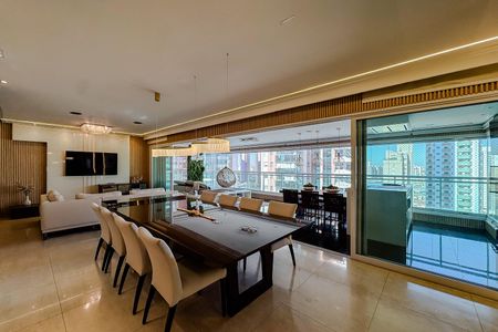 Apartamento à venda com 280m², 4 quartos e 5 vagas Apartamento à venda com 280m², 4 quartos e 5 vagasSala