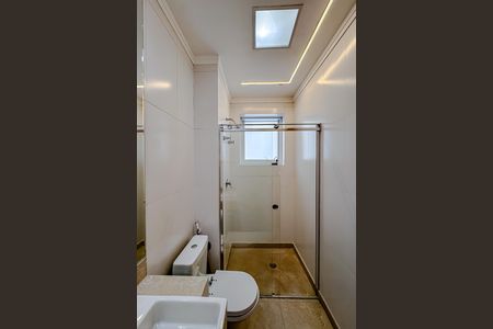 Apartamento à venda com 280m², 4 quartos e 5 vagas Apartamento à venda com 280m², 4 quartos e 5 vagasBanheiro da Suíte 1