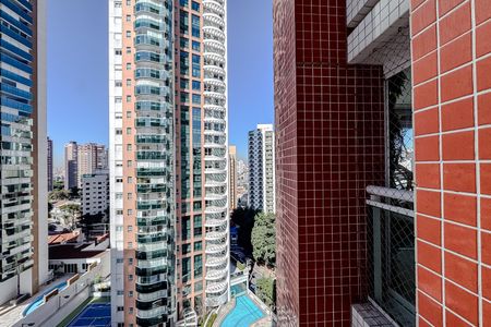 Apartamento à venda com 280m², 4 quartos e 5 vagas Apartamento à venda com 280m², 4 quartos e 5 vagasVista da Suíte 1