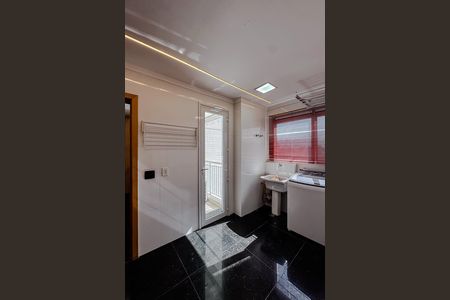 Apartamento à venda com 280m², 4 quartos e 5 vagas Apartamento à venda com 280m², 4 quartos e 5 vagasÁrea de Serviço