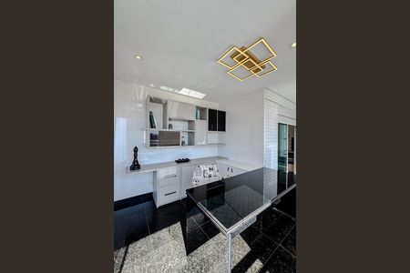Apartamento à venda com 280m², 4 quartos e 5 vagas Apartamento à venda com 280m², 4 quartos e 5 vagasVaranda da Suíte 4