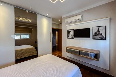 Apartamento à venda com 280m², 4 quartos e 5 vagas Apartamento à venda com 280m², 4 quartos e 5 vagasQuarto 2 - Suíte