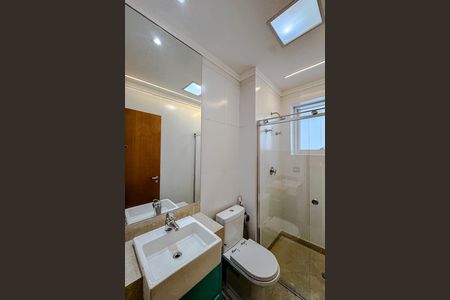 Apartamento à venda com 280m², 4 quartos e 5 vagas Apartamento à venda com 280m², 4 quartos e 5 vagasBanheiro da Suíte 1