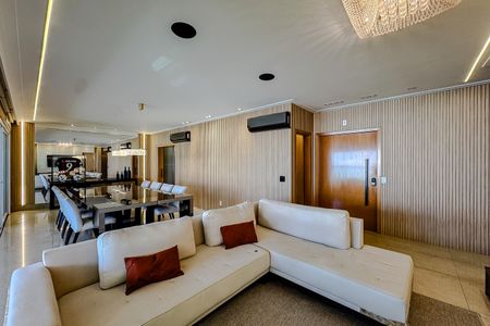 Apartamento à venda com 280m², 4 quartos e 5 vagas Apartamento à venda com 280m², 4 quartos e 5 vagasSala