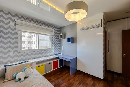 Apartamento à venda com 280m², 4 quartos e 5 vagas Apartamento à venda com 280m², 4 quartos e 5 vagasQuarto 3 - Suíte